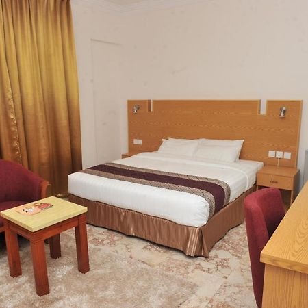 Al Reef Hotel Muscat Exterior photo